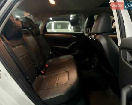 Білий Фольксваген Пассат, об'ємом двигуна 1.98 л та пробігом 72 тис. км за 21000 $, фото 37 на Automoto.ua