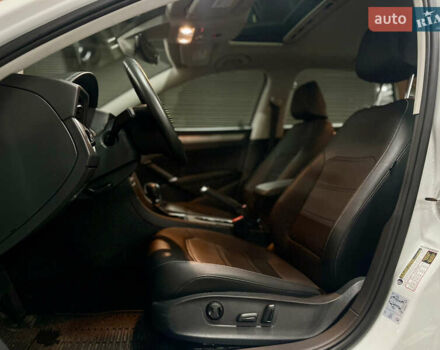 Білий Фольксваген Пассат, об'ємом двигуна 1.98 л та пробігом 72 тис. км за 21000 $, фото 35 на Automoto.ua