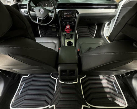 Белый Фольксваген Пассат, объемом двигателя 1.98 л и пробегом 164 тыс. км за 18000 $, фото 7 на Automoto.ua