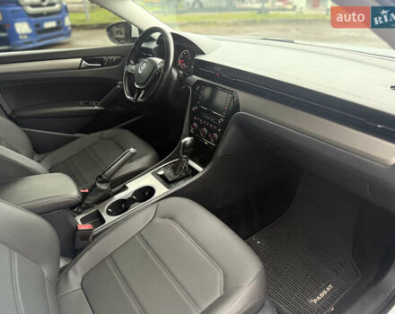 Білий Фольксваген Пассат, об'ємом двигуна 2 л та пробігом 162 тис. км за 17000 $, фото 19 на Automoto.ua