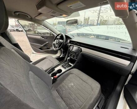 Белый Фольксваген Пассат, объемом двигателя 2 л и пробегом 123 тыс. км за 7600 $, фото 31 на Automoto.ua