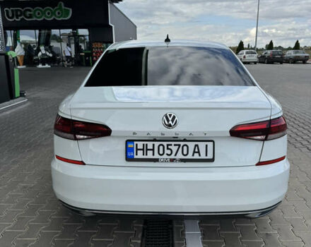 Белый Фольксваген Пассат, объемом двигателя 2 л и пробегом 87 тыс. км за 16800 $, фото 3 на Automoto.ua