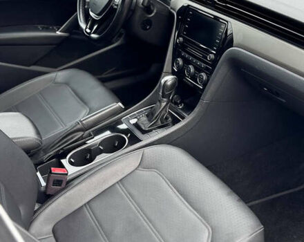 Фольксваген Пассат 2020 в Киеве на Automoto.ua Белый Фольксваген Пассат, объемом двигателя 1.98 л и пробегом 103 тыс. км за 14750 $, фото 6 на Automoto.ua