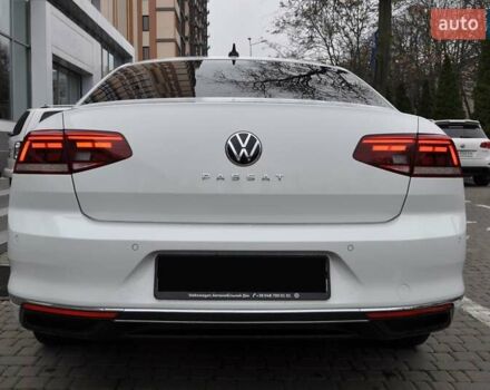 Белый Фольксваген Пассат, объемом двигателя 1.97 л и пробегом 78 тыс. км за 27000 $, фото 4 на Automoto.ua