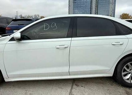 Белый Фольксваген Пассат, объемом двигателя 2 л и пробегом 123 тыс. км за 7600 $, фото 5 на Automoto.ua