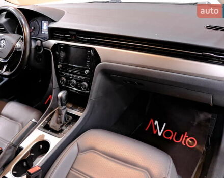 Білий Фольксваген Пассат, об'ємом двигуна 2 л та пробігом 165 тис. км за 16900 $, фото 41 на Automoto.ua