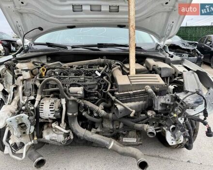 Белый Фольксваген Пассат, объемом двигателя 2 л и пробегом 123 тыс. км за 7600 $, фото 17 на Automoto.ua