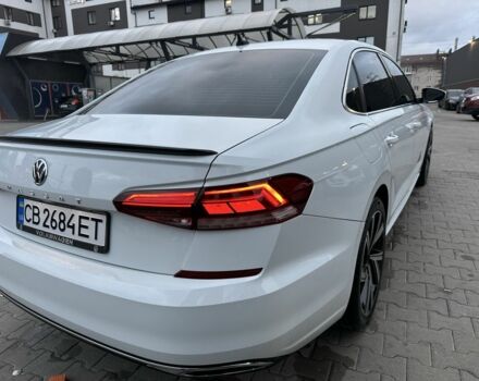 Фольксваген Пассат 2020 в Киеве на Automoto.ua Белый Фольксваген Пассат, объемом двигателя 2 л и пробегом 65 тыс. км за 21500 $, фото 1 на Automoto.ua