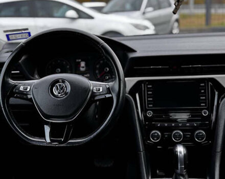Фольксваген Пассат 2020 в Киеве на Automoto.ua Белый Фольксваген Пассат, объемом двигателя 1.98 л и пробегом 103 тыс. км за 14750 $, фото 8 на Automoto.ua