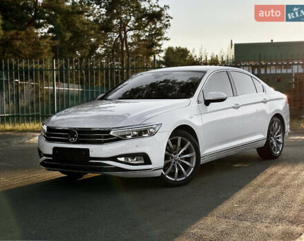 Белый Фольксваген Пассат, объемом двигателя 2 л и пробегом 54 тыс. км за 32000 $, фото 1 на Automoto.ua