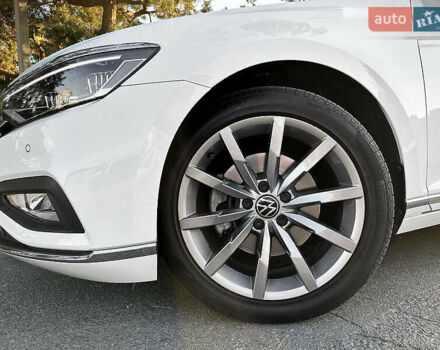 Белый Фольксваген Пассат, объемом двигателя 2 л и пробегом 54 тыс. км за 32000 $, фото 2 на Automoto.ua