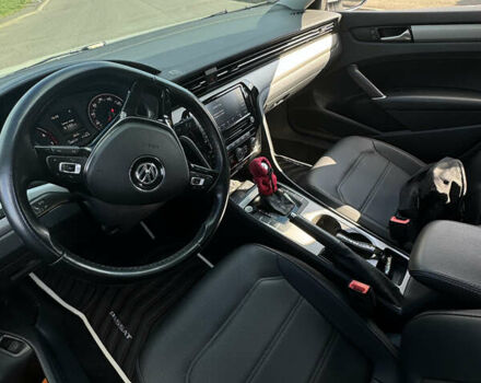 Белый Фольксваген Пассат, объемом двигателя 1.98 л и пробегом 164 тыс. км за 18000 $, фото 5 на Automoto.ua