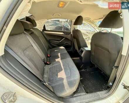 Белый Фольксваген Пассат, объемом двигателя 2 л и пробегом 123 тыс. км за 7600 $, фото 27 на Automoto.ua