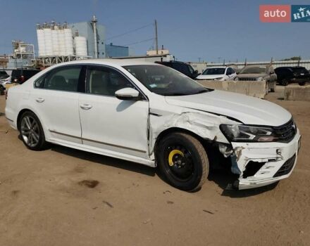 Білий Фольксваген Пассат, об'ємом двигуна 1.8 л та пробігом 97 тис. км за 2700 $, фото 3 на Automoto.ua