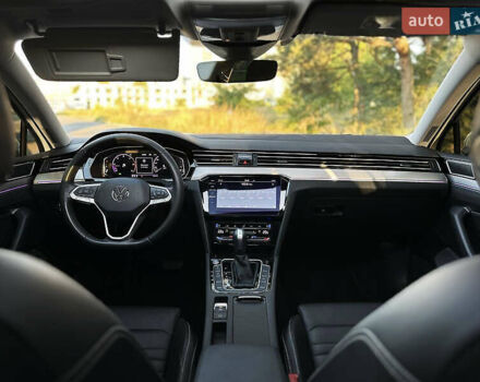 Белый Фольксваген Пассат, объемом двигателя 2 л и пробегом 54 тыс. км за 32000 $, фото 16 на Automoto.ua