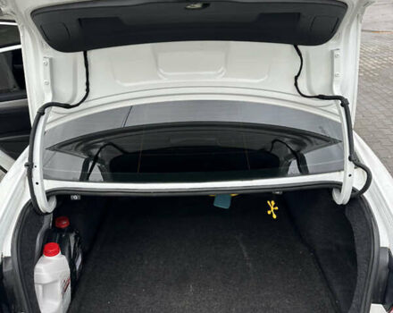 Белый Фольксваген Пассат, объемом двигателя 2 л и пробегом 108 тыс. км за 17999 $, фото 11 на Automoto.ua