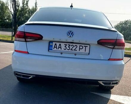 Белый Фольксваген Пассат, объемом двигателя 2 л и пробегом 76 тыс. км за 21900 $, фото 3 на Automoto.ua