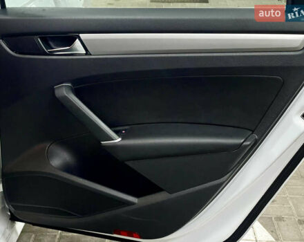 Білий Фольксваген Пассат, об'ємом двигуна 1.98 л та пробігом 72 тис. км за 21000 $, фото 39 на Automoto.ua