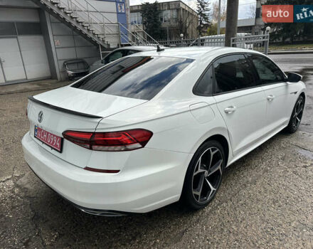 Белый Фольксваген Пассат, объемом двигателя 2 л и пробегом 51 тыс. км за 23750 $, фото 4 на Automoto.ua