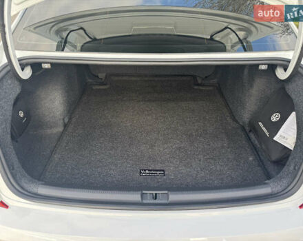 Білий Фольксваген Пассат, об'ємом двигуна 1.98 л та пробігом 62 тис. км за 19100 $, фото 27 на Automoto.ua