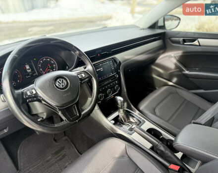 Білий Фольксваген Пассат, об'ємом двигуна 2 л та пробігом 162 тис. км за 17000 $, фото 12 на Automoto.ua