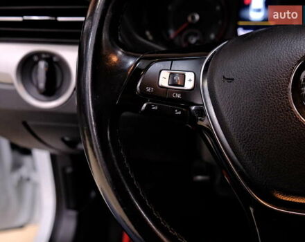 Білий Фольксваген Пассат, об'ємом двигуна 2 л та пробігом 165 тис. км за 16900 $, фото 19 на Automoto.ua