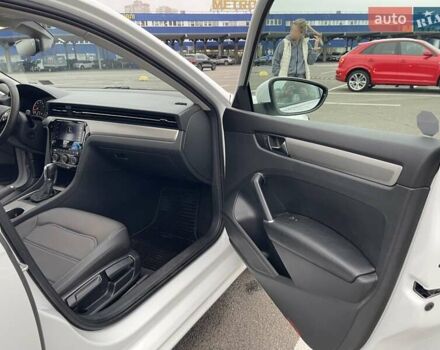 Белый Фольксваген Пассат, объемом двигателя 1.98 л и пробегом 82 тыс. км за 21000 $, фото 4 на Automoto.ua