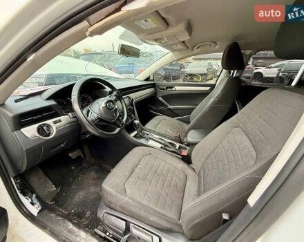 Белый Фольксваген Пассат, объемом двигателя 2 л и пробегом 123 тыс. км за 7600 $, фото 30 на Automoto.ua