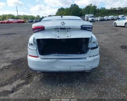 Фольксваген Пассат 2021 в Ивано-Франковске на Automoto.ua Белый Фольксваген Пассат, объемом двигателя 2 л и пробегом 43 тыс. км за 4500 $, фото 5 на Automoto.ua