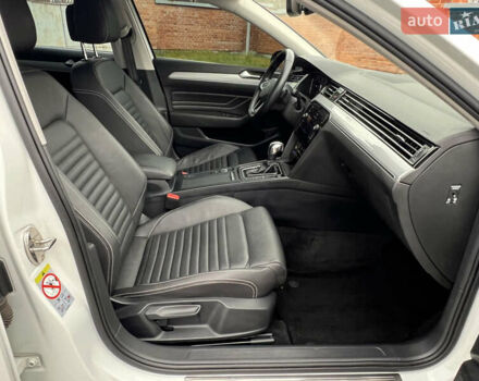 Белый Фольксваген Пассат, объемом двигателя 1.97 л и пробегом 176 тыс. км за 25599 $, фото 55 на Automoto.ua