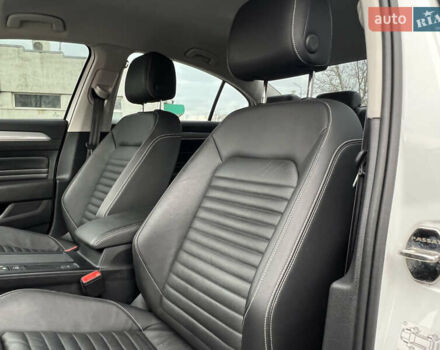 Белый Фольксваген Пассат, объемом двигателя 1.97 л и пробегом 176 тыс. км за 25599 $, фото 35 на Automoto.ua