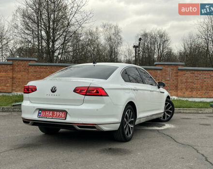 Белый Фольксваген Пассат, объемом двигателя 1.97 л и пробегом 176 тыс. км за 25599 $, фото 23 на Automoto.ua