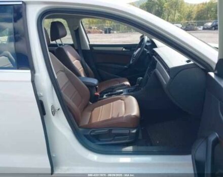 Фольксваген Пассат 2021 в Ивано-Франковске на Automoto.ua Белый Фольксваген Пассат, объемом двигателя 2 л и пробегом 43 тыс. км за 4500 $, фото 4 на Automoto.ua