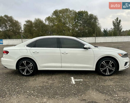 Белый Фольксваген Пассат, объемом двигателя 2 л и пробегом 105 тыс. км за 16700 $, фото 9 на Automoto.ua