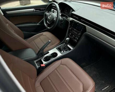 Белый Фольксваген Пассат, объемом двигателя 1.98 л и пробегом 51 тыс. км за 27999 $, фото 7 на Automoto.ua