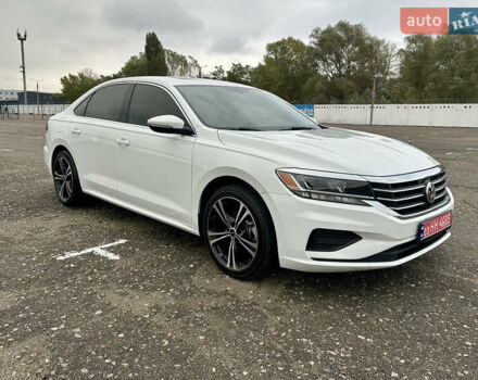 Білий Фольксваген Пассат, об'ємом двигуна 2 л та пробігом 105 тис. км за 16950 $, фото 4 на Automoto.ua