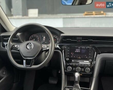 Белый Фольксваген Пассат, объемом двигателя 2 л и пробегом 51 тыс. км за 20900 $, фото 10 на Automoto.ua