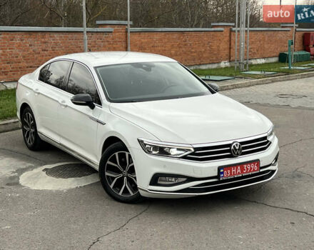 Белый Фольксваген Пассат, объемом двигателя 1.97 л и пробегом 176 тыс. км за 25599 $, фото 11 на Automoto.ua