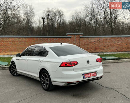 Белый Фольксваген Пассат, объемом двигателя 1.97 л и пробегом 176 тыс. км за 25599 $, фото 13 на Automoto.ua