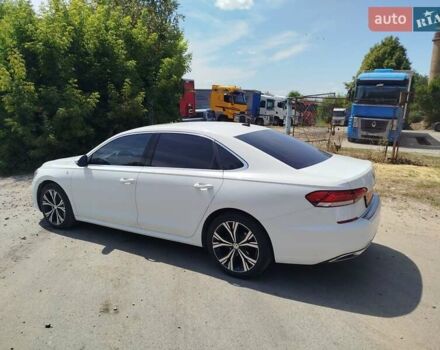 Білий Фольксваген Пассат, об'ємом двигуна 2 л та пробігом 195 тис. км за 15999 $, фото 26 на Automoto.ua