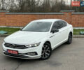 Белый Фольксваген Пассат, объемом двигателя 1.97 л и пробегом 176 тыс. км за 25599 $, фото 2 на Automoto.ua