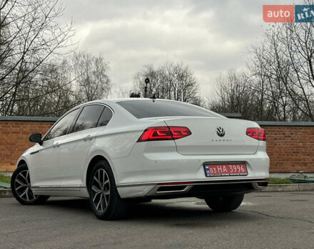 Белый Фольксваген Пассат, объемом двигателя 1.97 л и пробегом 176 тыс. км за 25599 $, фото 15 на Automoto.ua