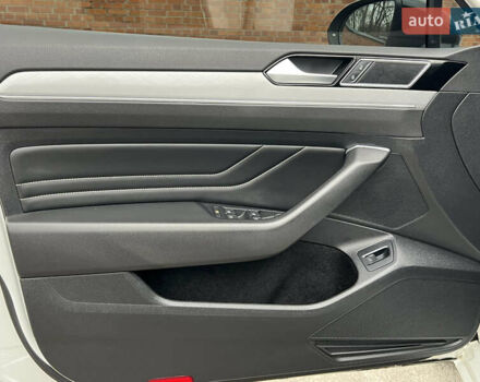 Белый Фольксваген Пассат, объемом двигателя 1.97 л и пробегом 176 тыс. км за 25599 $, фото 30 на Automoto.ua