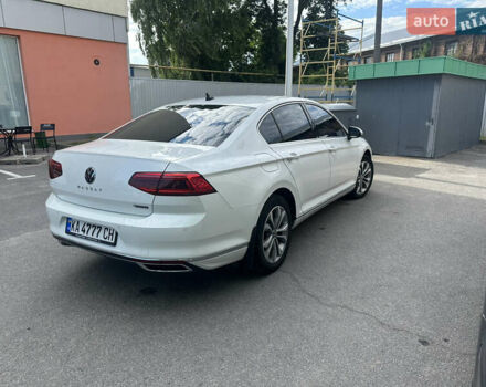 Белый Фольксваген Пассат, объемом двигателя 2 л и пробегом 130 тыс. км за 37000 $, фото 6 на Automoto.ua