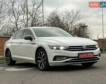 Белый Фольксваген Пассат, объемом двигателя 1.97 л и пробегом 176 тыс. км за 25599 $, фото 8 на Automoto.ua
