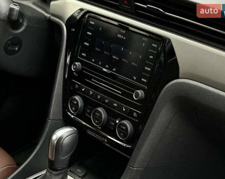 Белый Фольксваген Пассат, объемом двигателя 1.98 л и пробегом 51 тыс. км за 27999 $, фото 9 на Automoto.ua