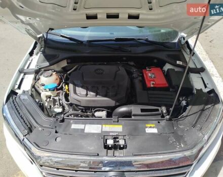 Білий Фольксваген Пассат, об'ємом двигуна 2 л та пробігом 195 тис. км за 15999 $, фото 2 на Automoto.ua