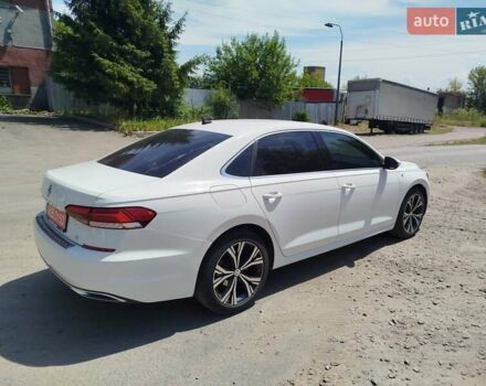 Білий Фольксваген Пассат, об'ємом двигуна 2 л та пробігом 195 тис. км за 15999 $, фото 22 на Automoto.ua