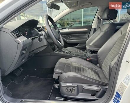 Белый Фольксваген Пассат, объемом двигателя 1.98 л и пробегом 56 тыс. км за 31900 $, фото 10 на Automoto.ua