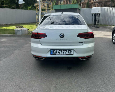 Белый Фольксваген Пассат, объемом двигателя 2 л и пробегом 130 тыс. км за 37000 $, фото 7 на Automoto.ua